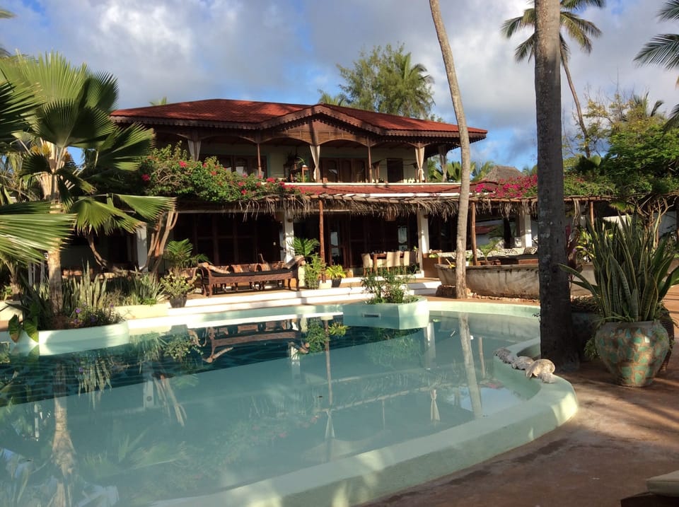 Front view of the villa 