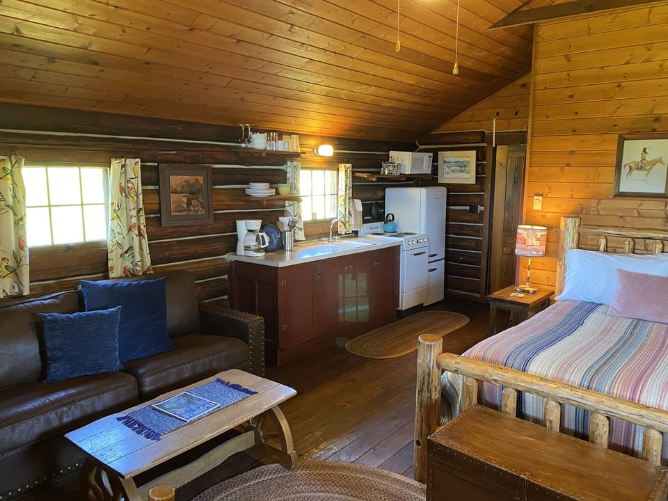 STUDIO WITH KITCHENETTE