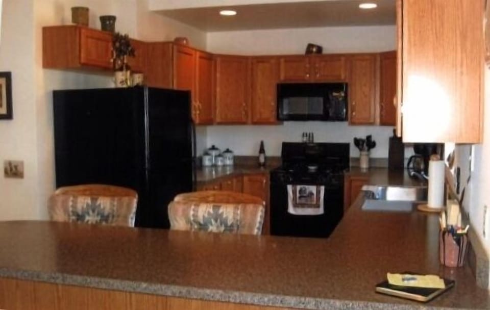 Dishwasher
Gas Range