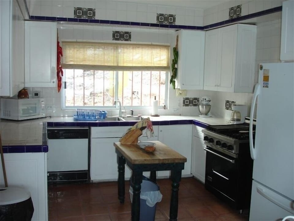 Everything you need and more
Lots of space and a large refer 
entertain in style