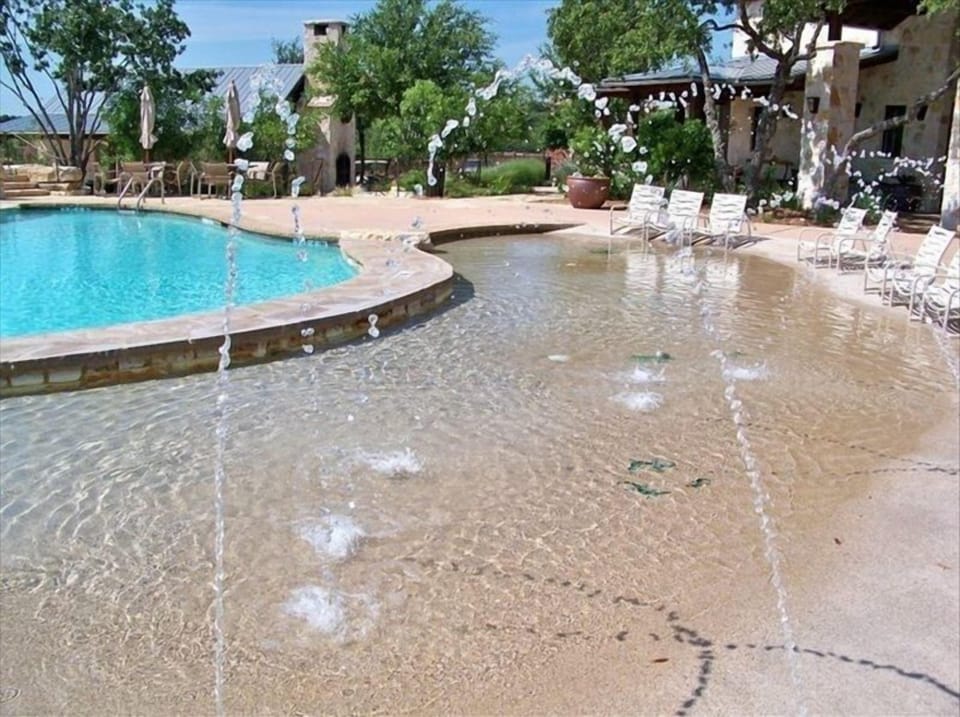 Upper pool area