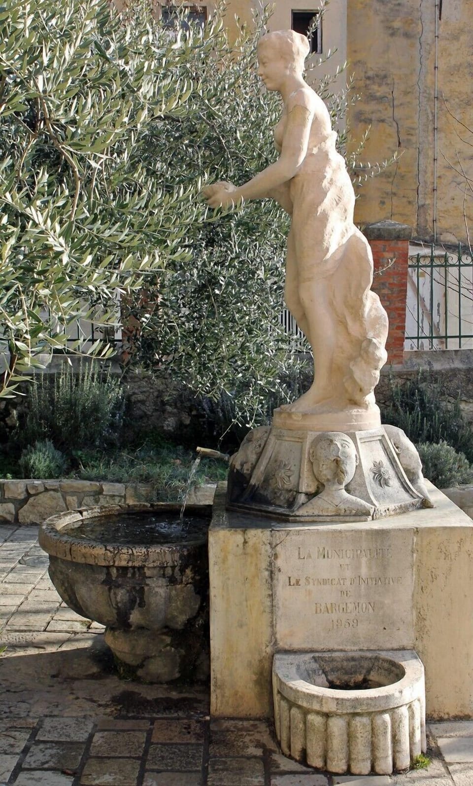 Fountain in Bargemon with potable spring water