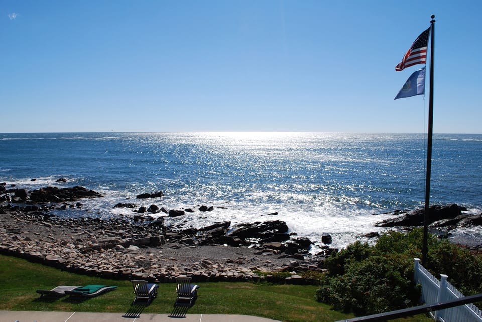 The house and pool are set directly on the ocean