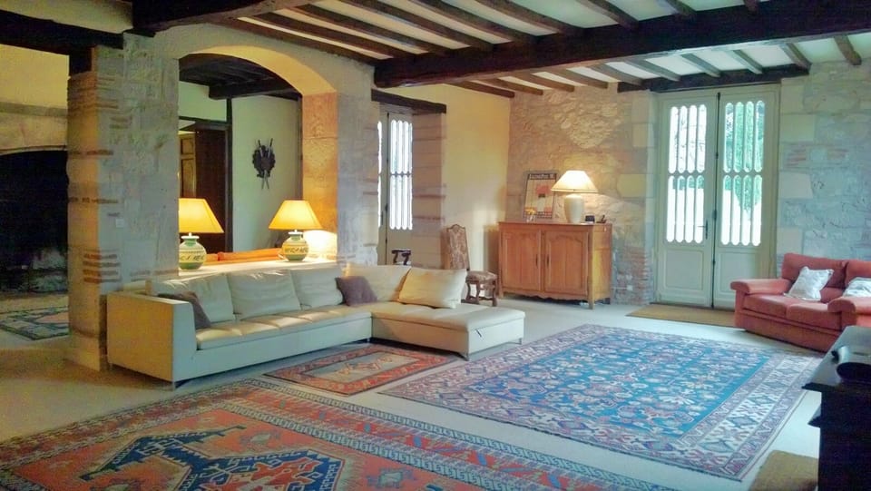 Sitting room with TV