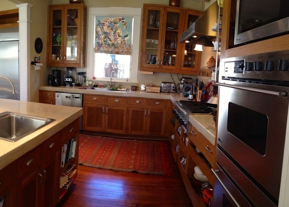 Amazing well-stocked, kitchen, GE appliances and ... :) GOOD 
coffee!