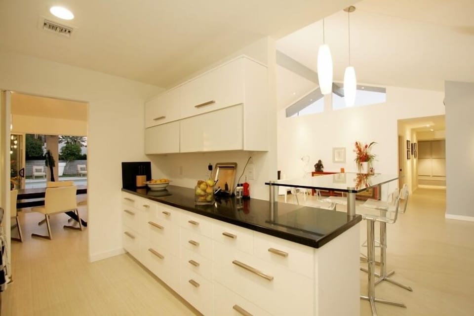 Kitchen with glass bar