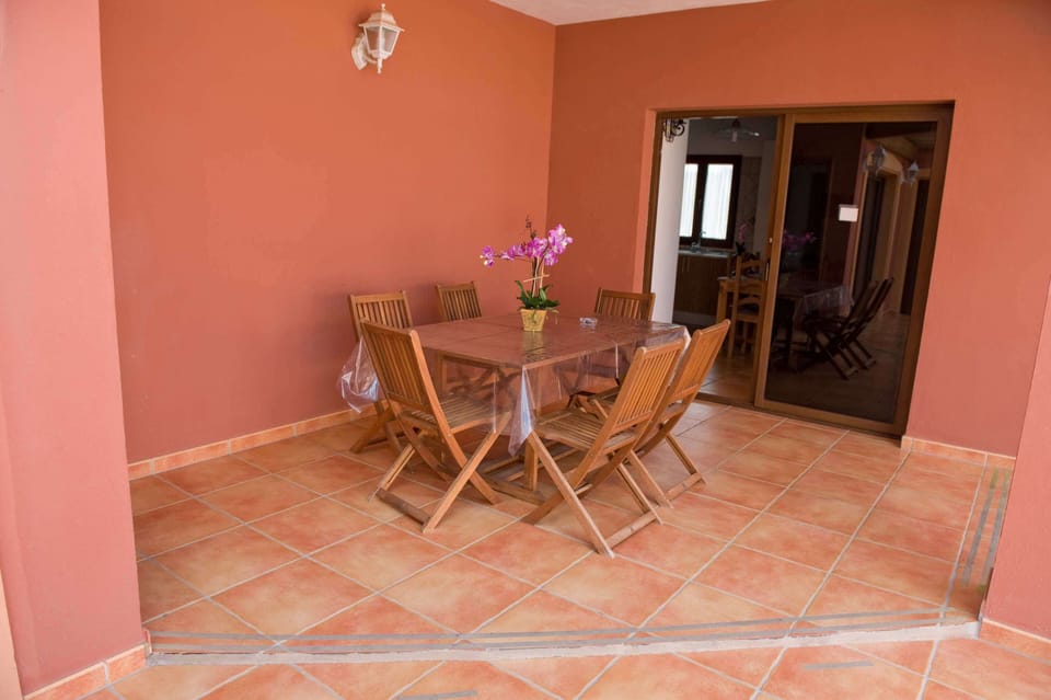 terrace located near the livingroom access
