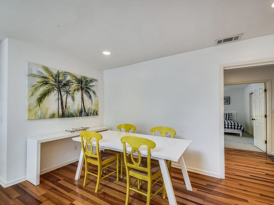 Eat-In Kitchen at 28 Battery Road