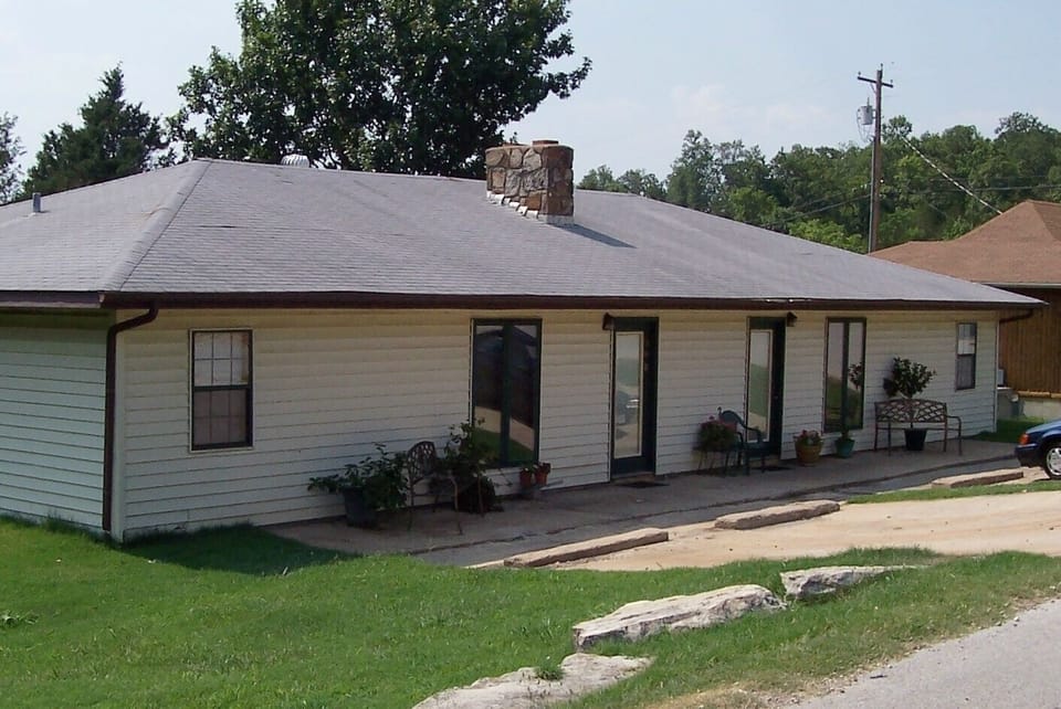 4 Bedroom, 4 Bath 2 Kitchen Home