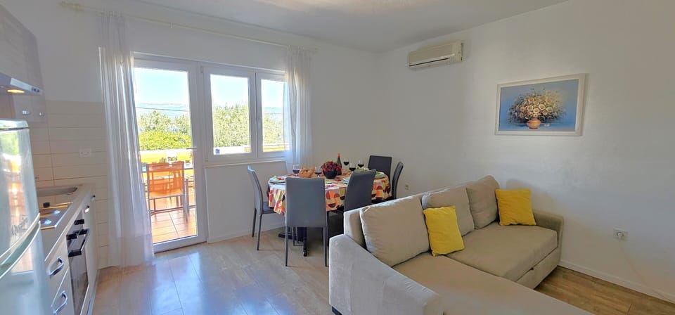 Apt 3 first floor -open plan kitchen/ dining and living area