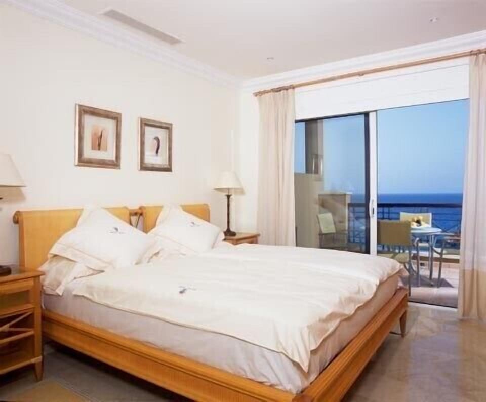 King size double bed