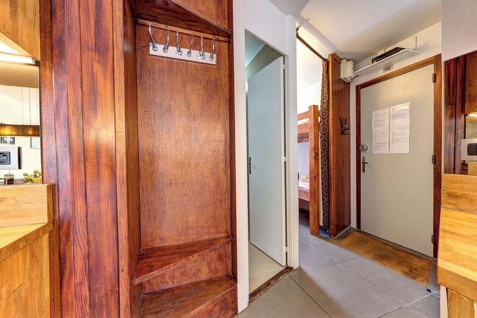 Entrance, Bunk hallway, and shower room door