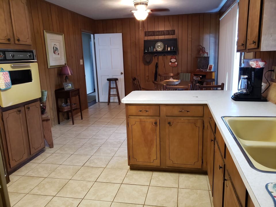 Table for 6 and bar stools
