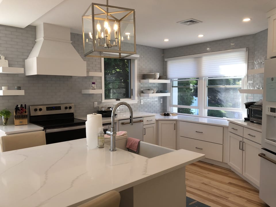 Kitchen fully equipped with all major appliances, Keurig and microwave