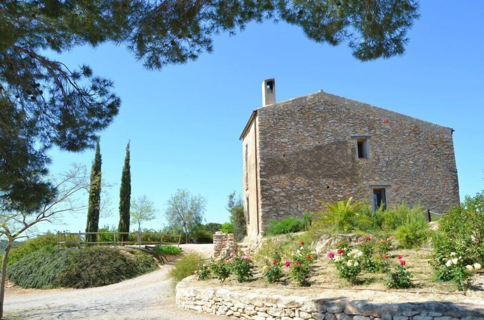 Masia Cap Ferra has room for 9 +3 guests