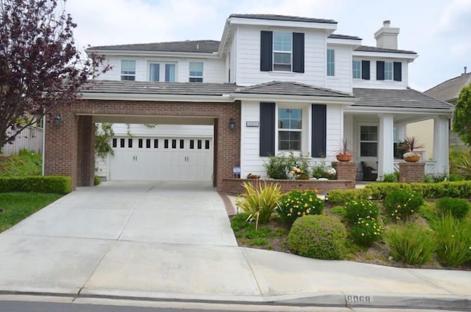 5 Bedrooms + Retreat and 5.5 Baths.