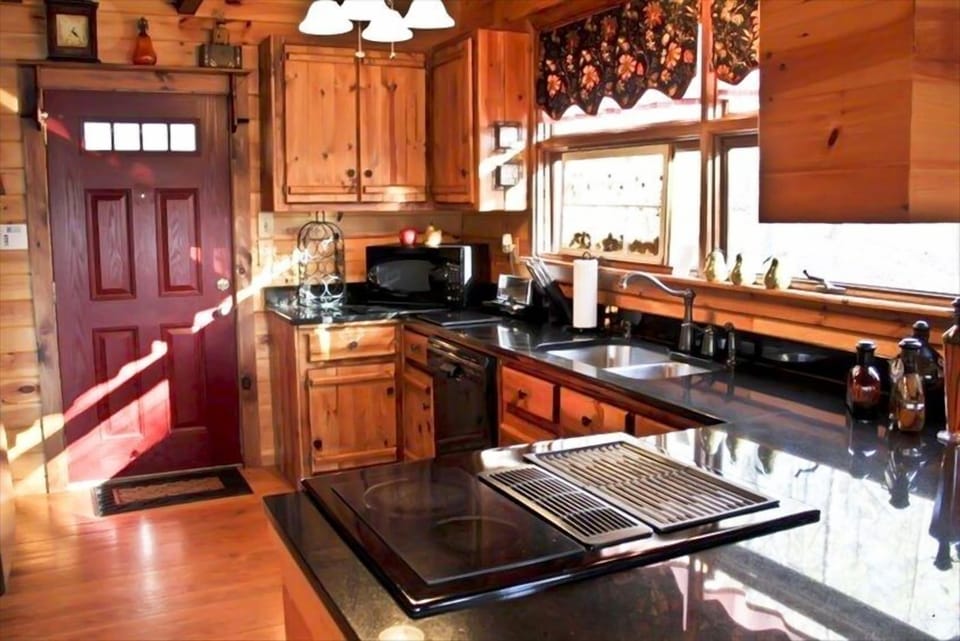 New Kitchen with 'New Appliances' . Large Windows W/ Lake View, Patio w/firepit