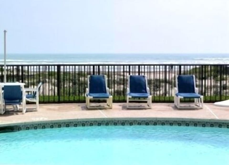 Oceanview from the swimming pool
