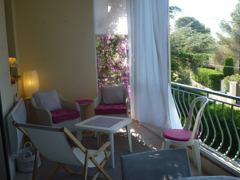Dining room, resting area