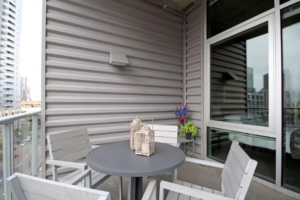 Patio dining for up to six guests