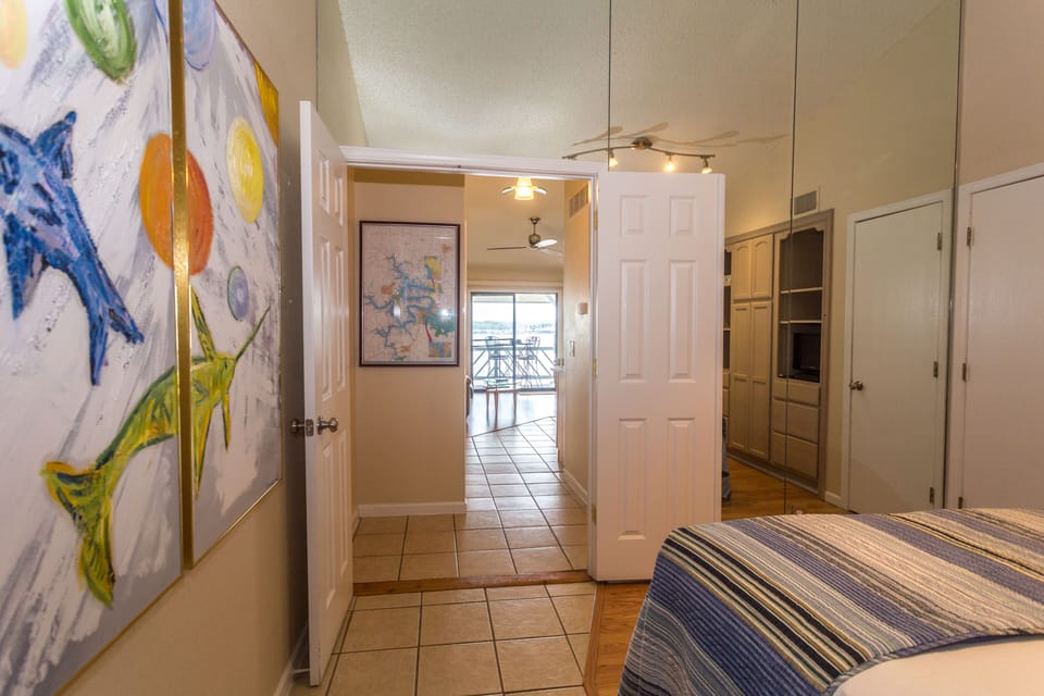 Walk thru to Bathroom on the Right and living /kitchen
staraght ahead