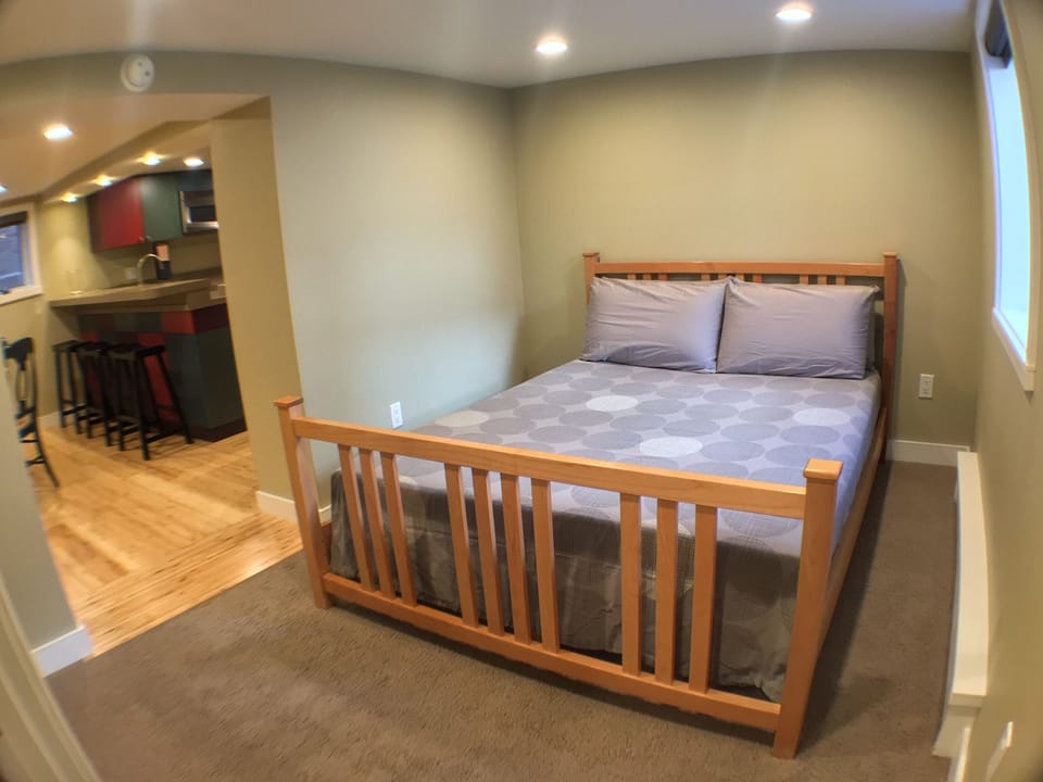VIEW INSIDE BEDROOM