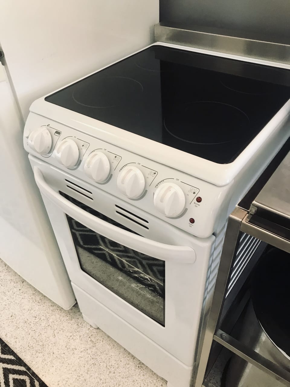 Electric glasstop stove. 