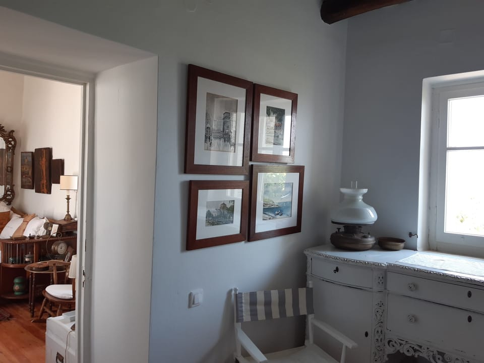Door between living room & bedroom 2