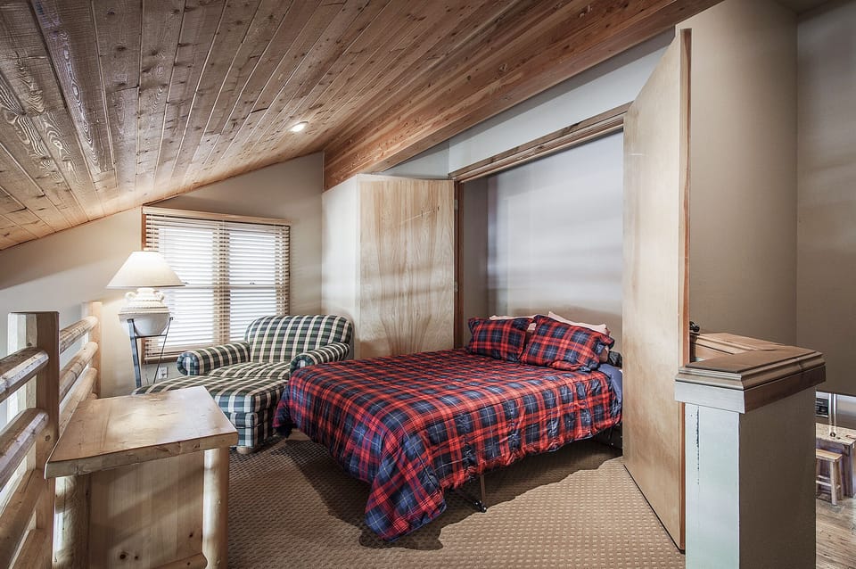 Loft bedroom with murphy bed - sleeps 2.