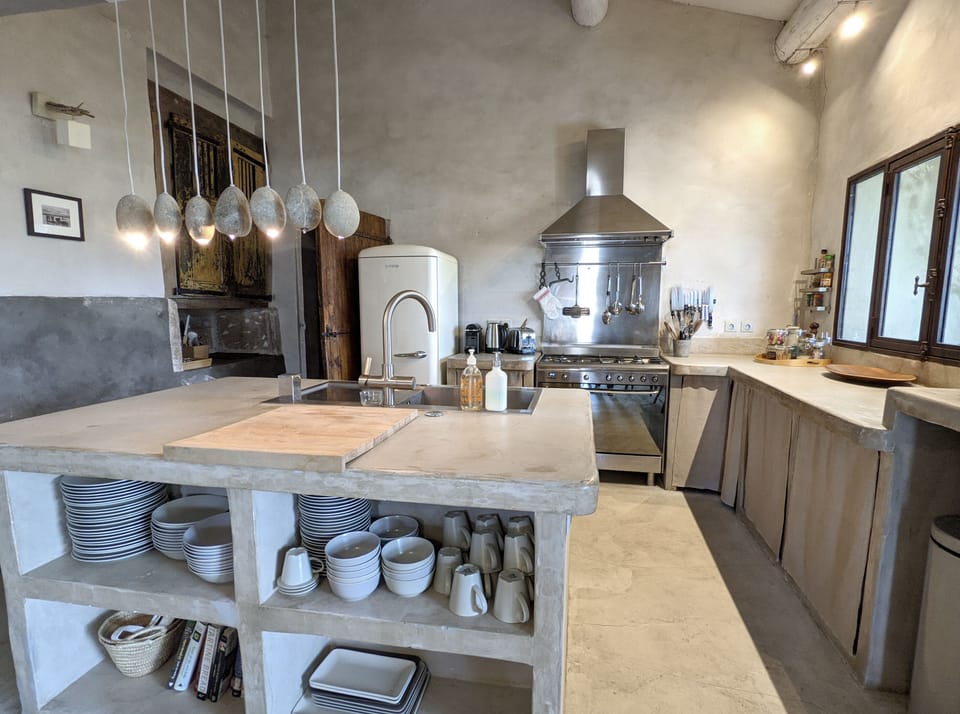 Fully equipped kitchen overlooking the terrace