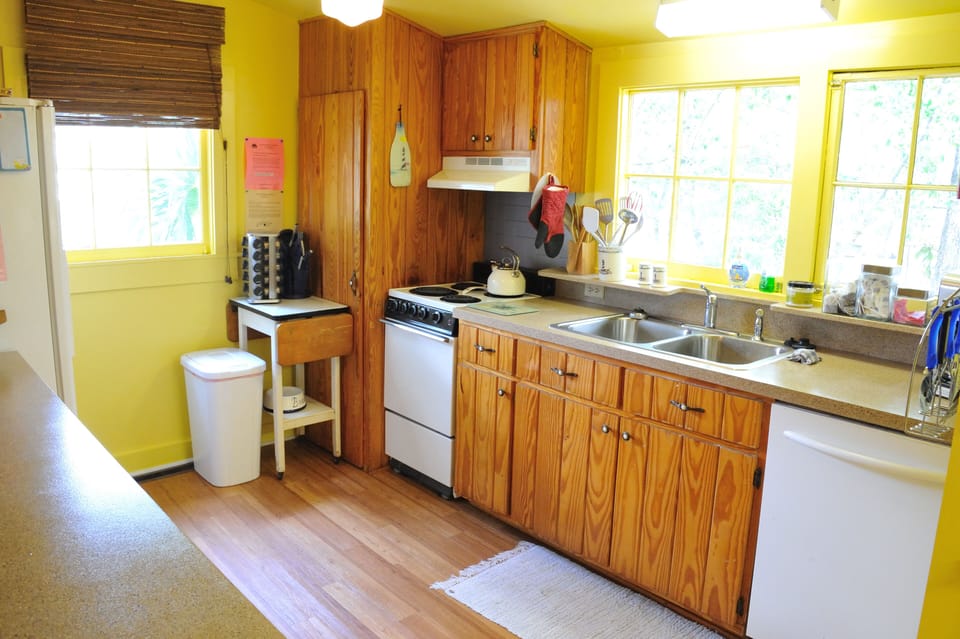 Kitchen (view one)