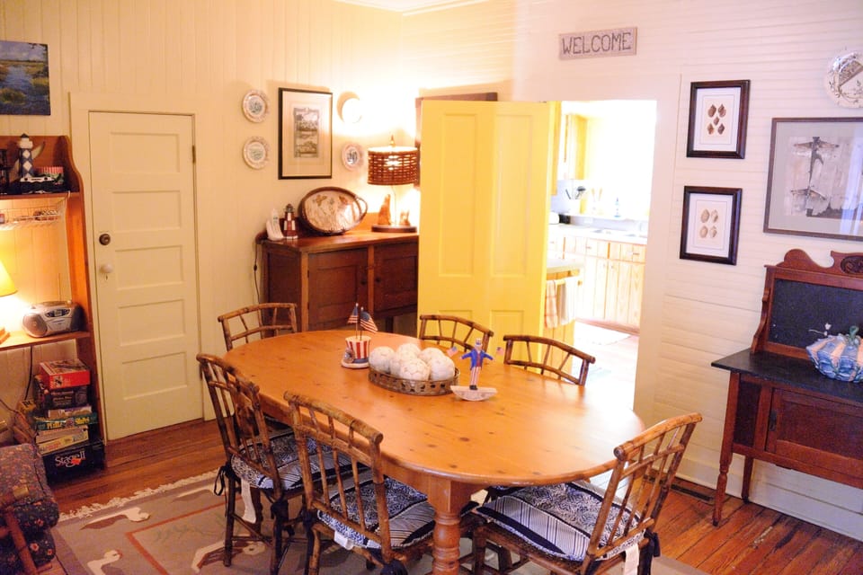 Dining Room (view two)