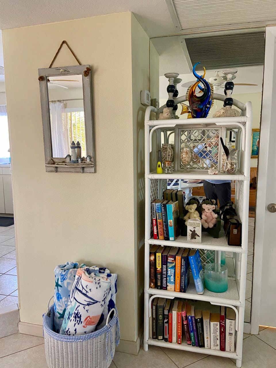 Beach reads and comfeys.
