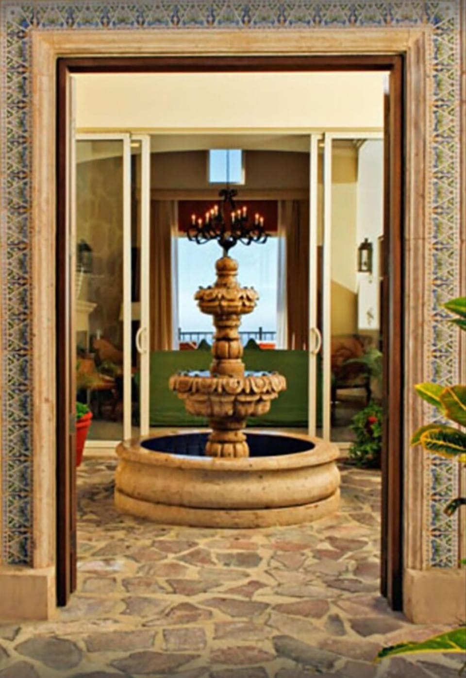 Entry way with Fountain!