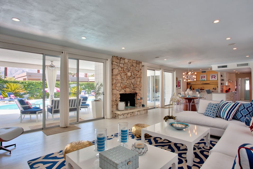 Spacious, light and bright. 