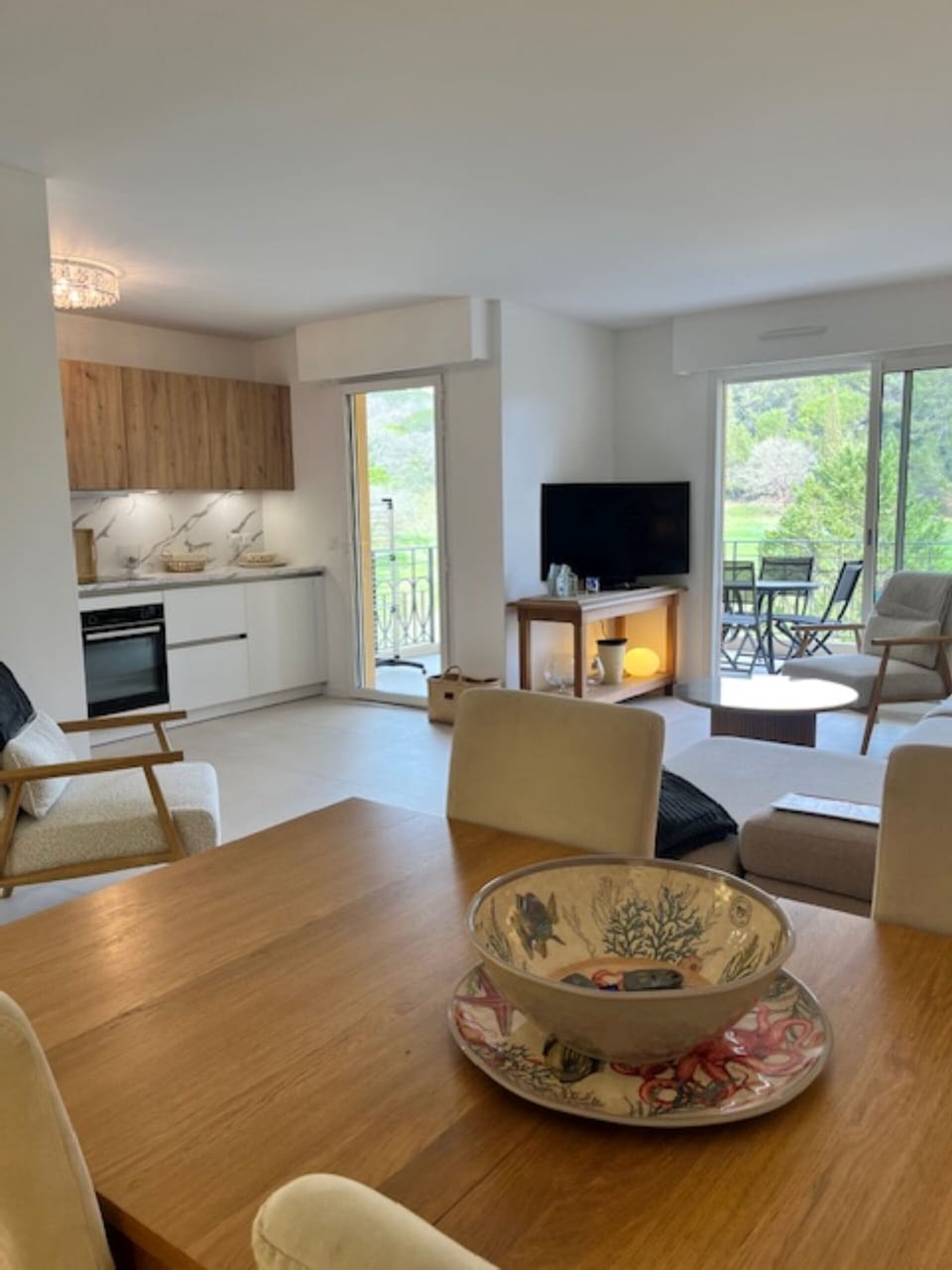 Open plan dinning room
