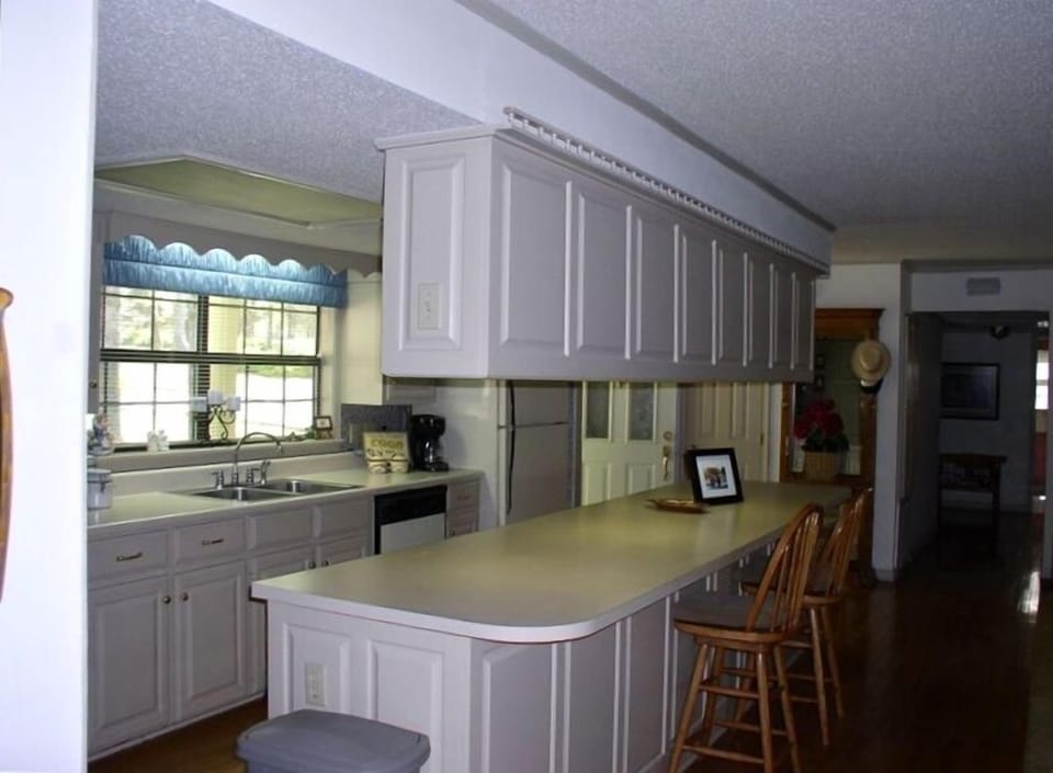 Fully stocked kitchen is ready for a couple or a large group.