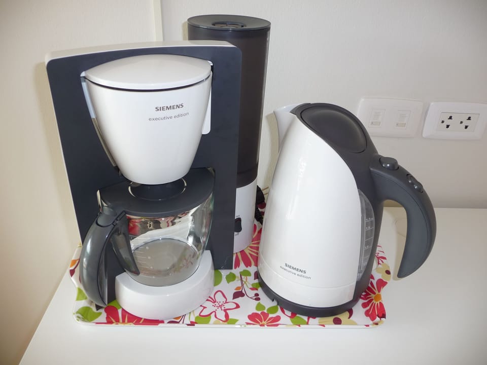 Coffeemaker and kettle.