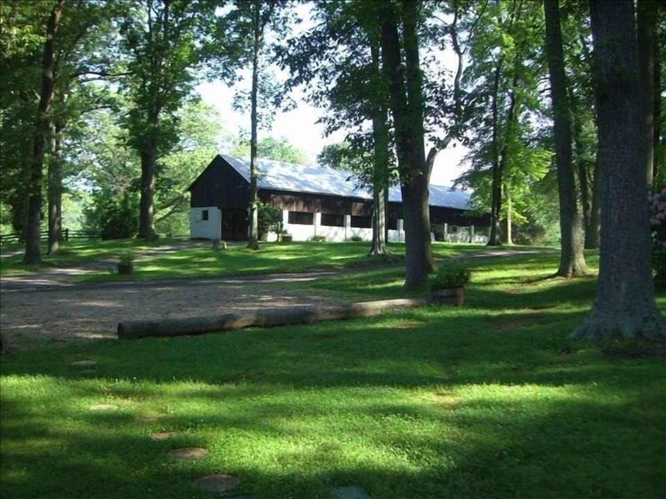 STABLES
