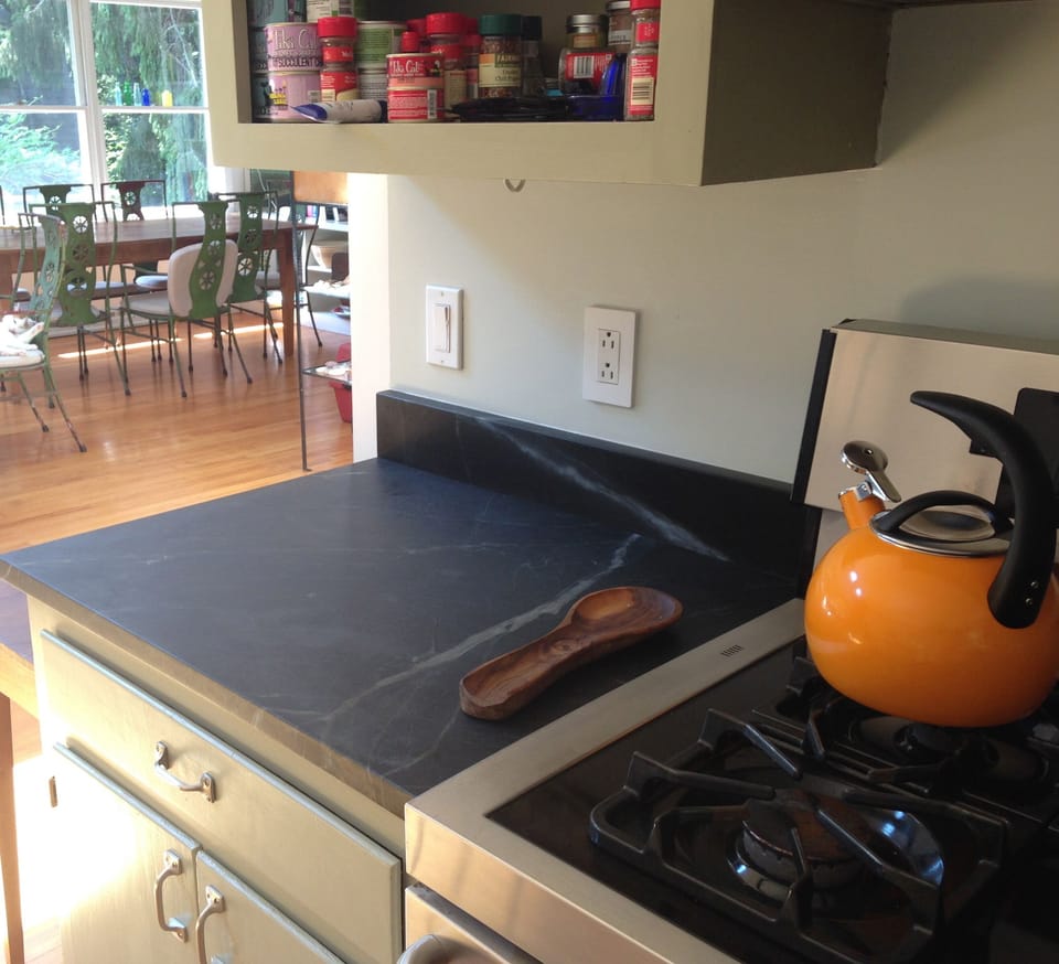 40' 5-burner stove, large convection oven plus small oven, gourmet appliances.