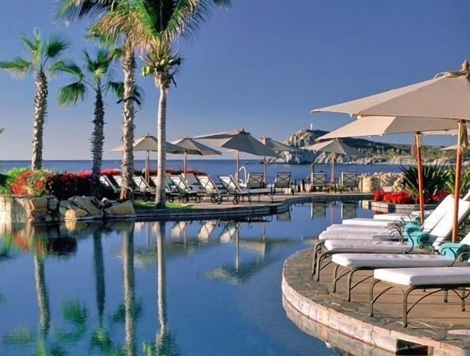 ...infinity pool overlooking the Sea of Cortes