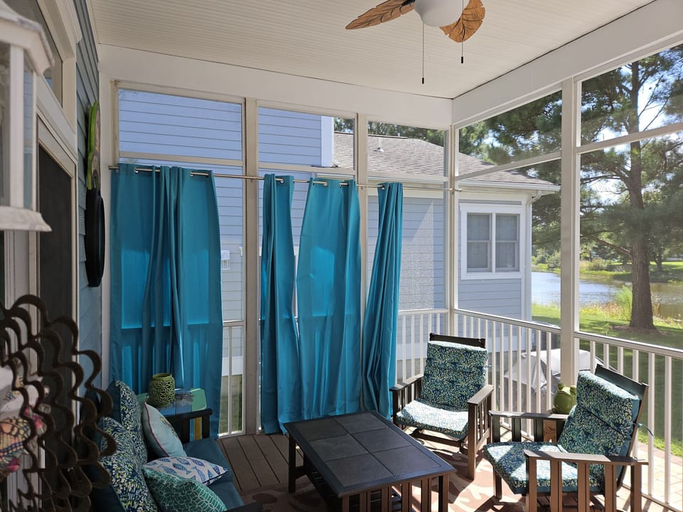 Screened in Back Porch