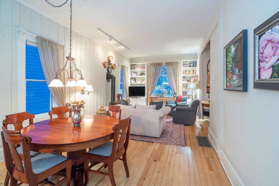 Dining room/Living Room