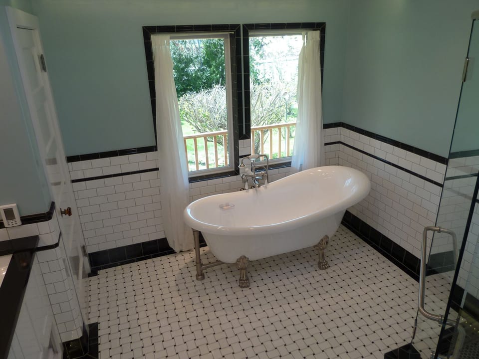 One of the most 'decadent' bathrooms in town. Bubbling over in romance! 