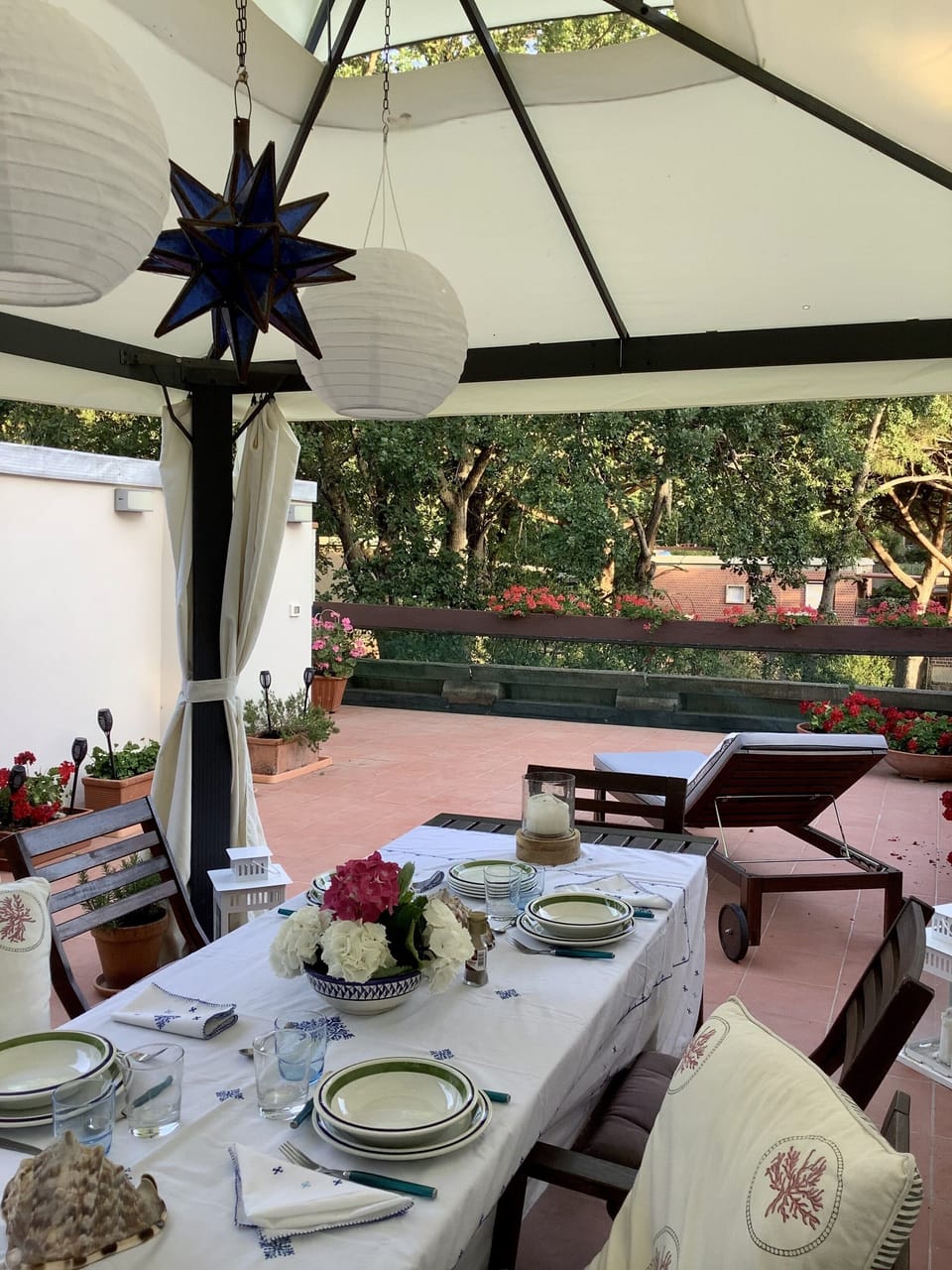 Outdoor dining