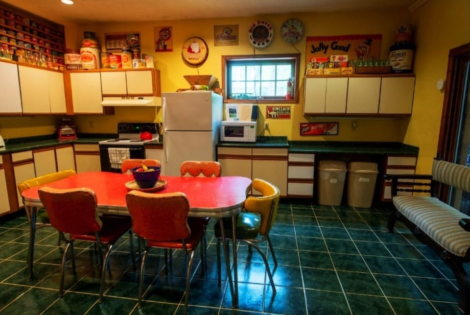Our retro kitchen has everything you need.