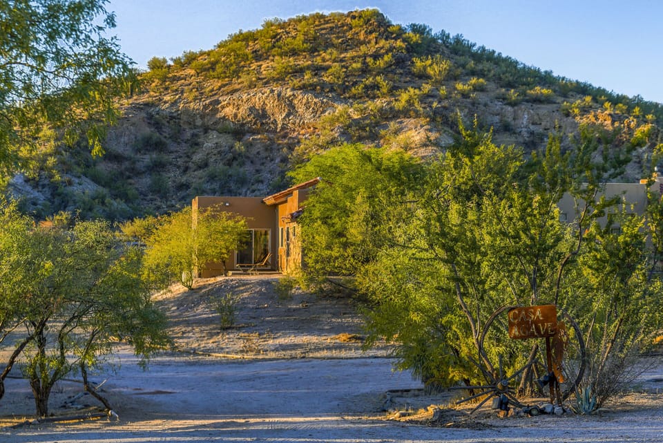Drive up to your PRIVATE CASITA. 1 MILE FROM CENTER OF WICKENBURG!