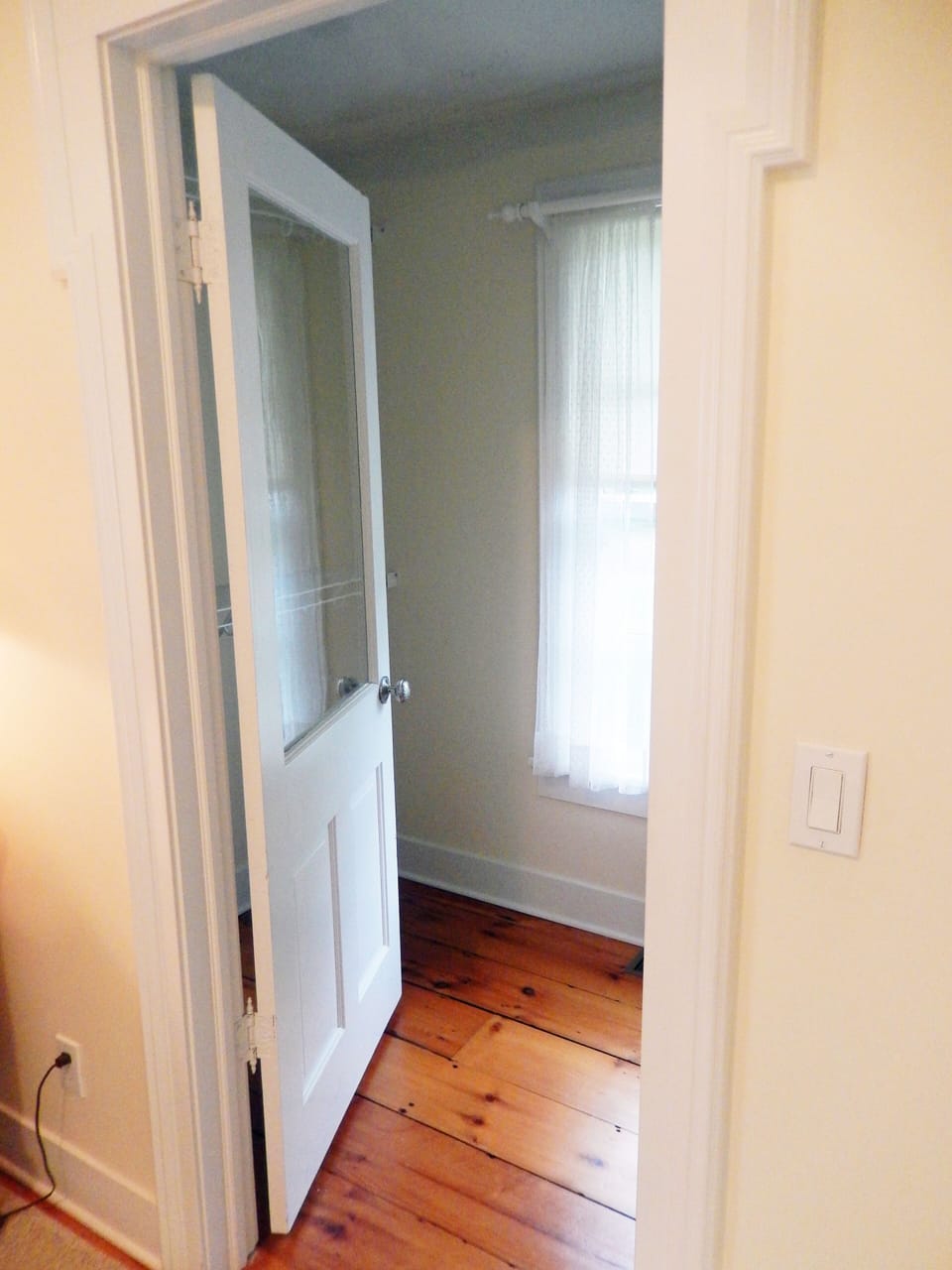 Apartment Walk In Closet
