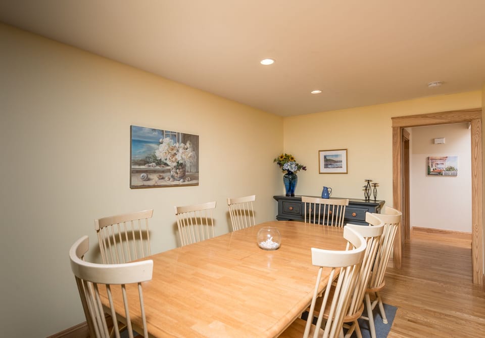 Dining room for 8