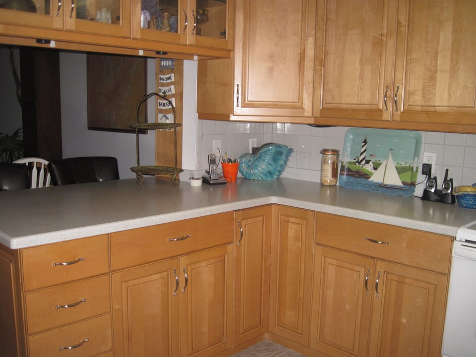 Another view of the completely stocked kitchen - everything you could wish for!